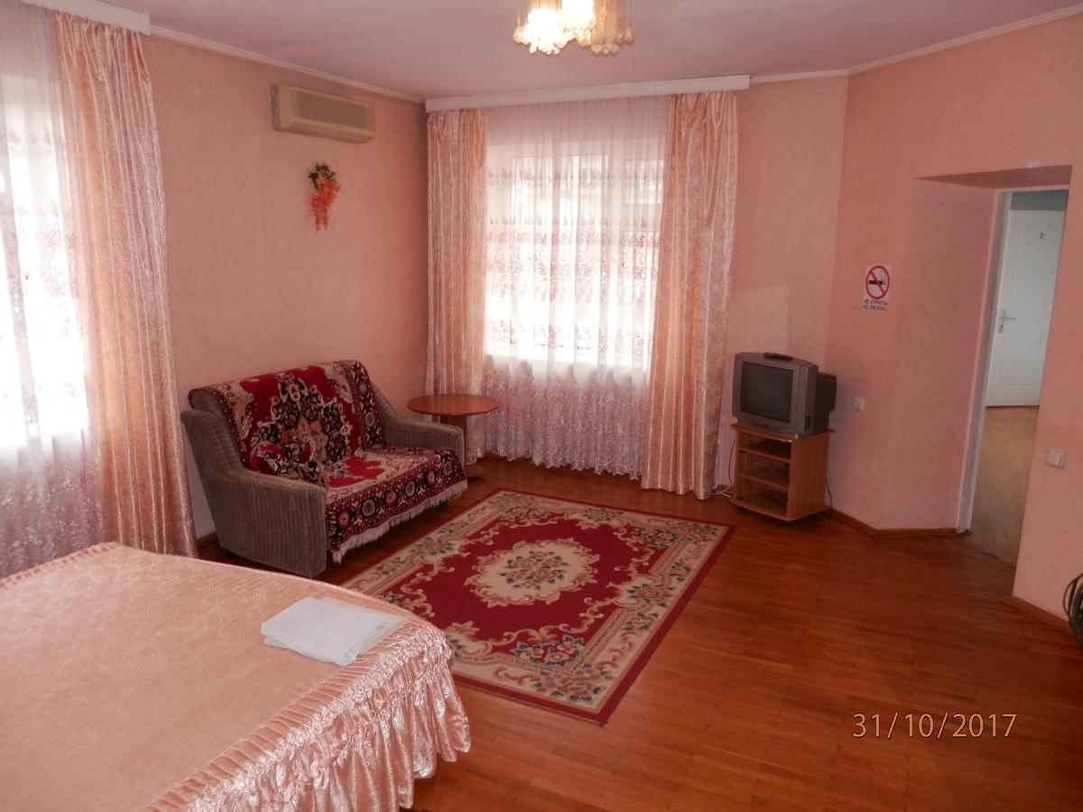 Domashny Ochag Hotel Krasnodar Dış mekan fotoğraf